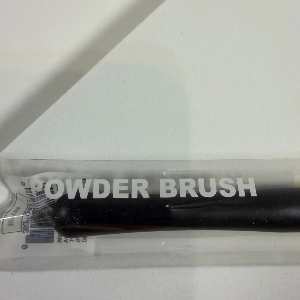 🩷5/$10🩷 Powder Brush with Black Handle and Gold Ferrule